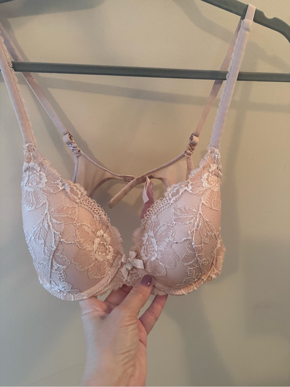 Victoria Secret Body by Victoria lace lined perfect coverage bra 34B